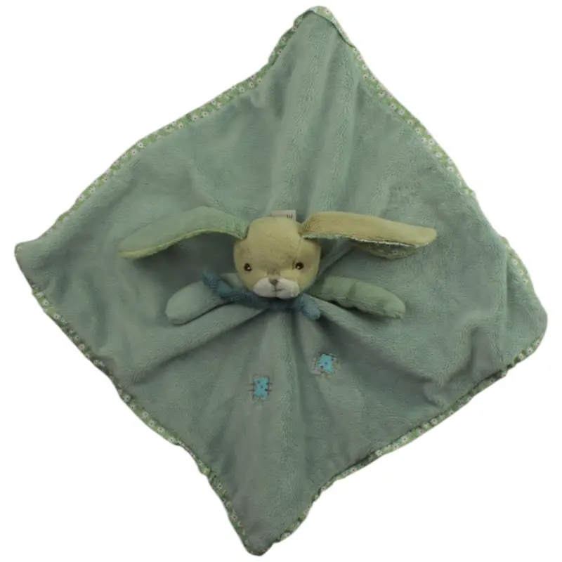Süßer Hase mit langen Ohren, grün