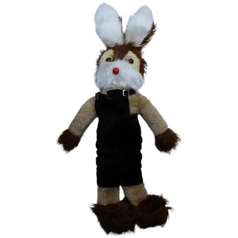 XL Hase in Latzhose