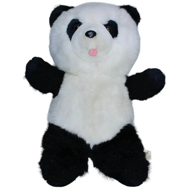 XL Panda mit herausgestreckter Zunge